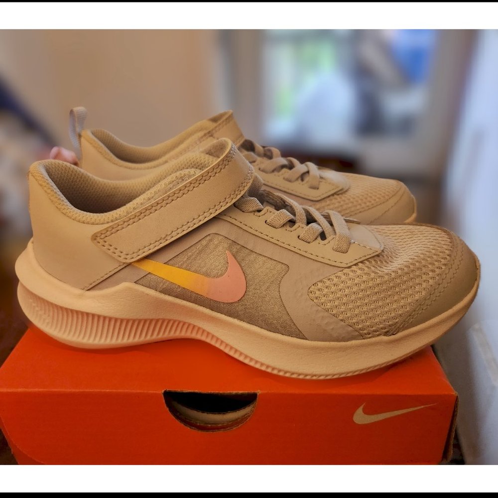Nike Downshifter Special Edition Running Shoes Big Girls' Size 1Y